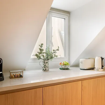 Maison Galante's With Services In Louvre - Rue Des Dechargeurs *