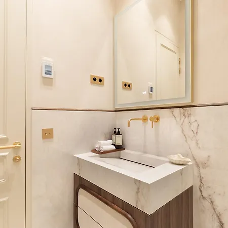 Maison Galante's With Services In Louvre - Rue Des Dechargeurs Apartment