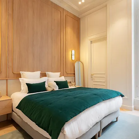 Maison Galante's With Services In Louvre - Rue Des Dechargeurs *