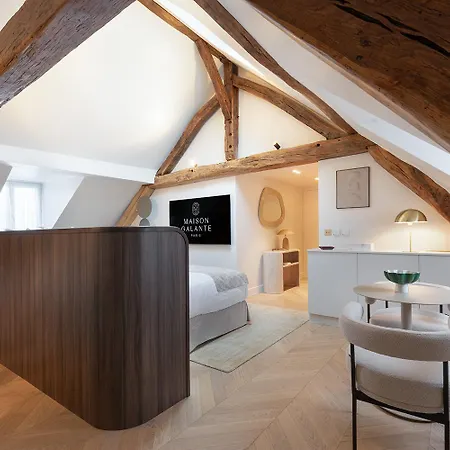 Maison Galante's With Services In Louvre - Rue Des Dechargeurs *